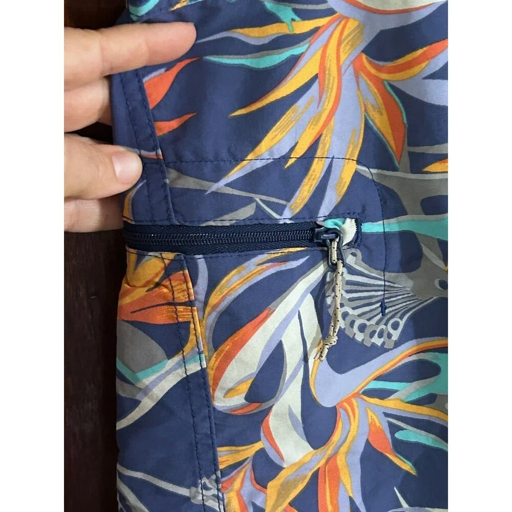 Patagonia Board Shorts Men's sz 33 Printed Wavefarer Floral Print Tropical